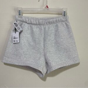 Cozy, perfect HI in Heather cloud White